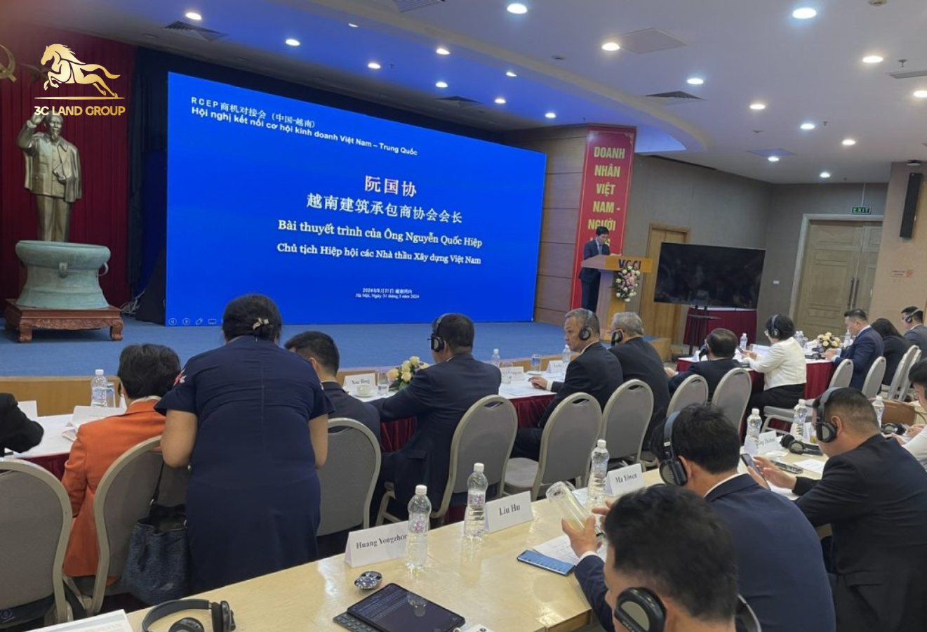 Chủ tịch Hiệp hội các Nhà thầu Xây dựng VN - ông Nguyễn Quốc Hiệp - phát biểu