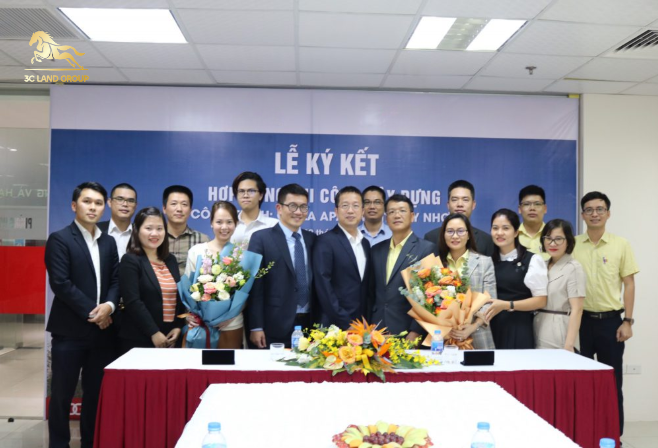 Buổi ký kết thành công tốt đẹp