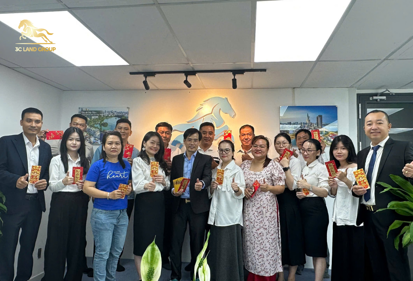 Lễ khai xuân đầu năm được tổ chức trong không khí đầm ấm, thân mật với sự tham gia của toàn thể Ban lãnh đạo và các cán bộ công nhân viên trong Công ty.