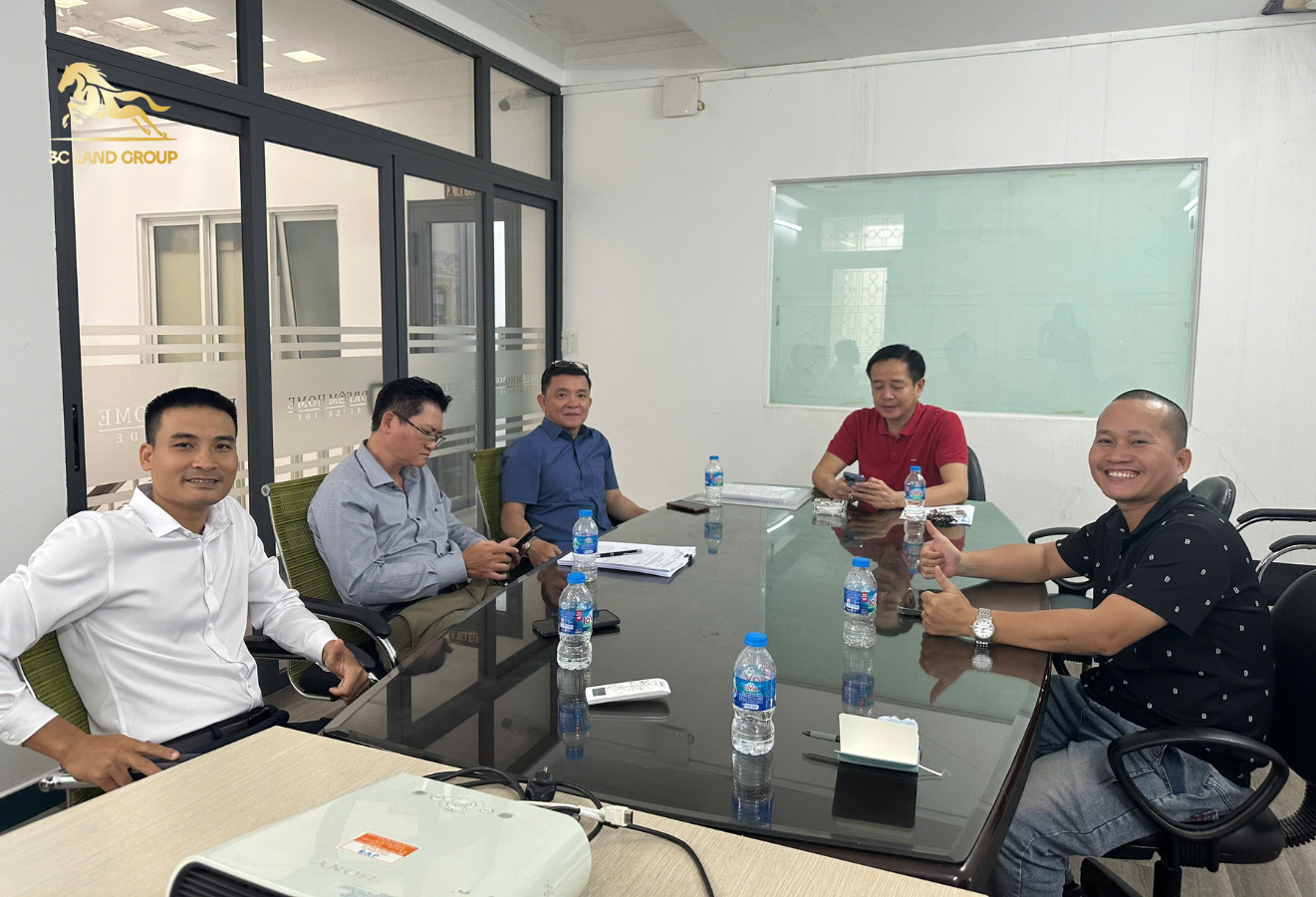 Đại diện Tập đoàn 3C LAND họp cùng Ban Quản lý dự án