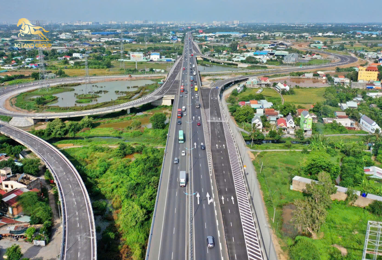 Nhiều công trình giao thông trọng điểm, quy mô lớn đã và đang dần hình thành tại Long An